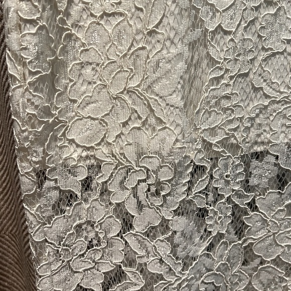 Alexis white lace midi dress - Picture 2 of 6